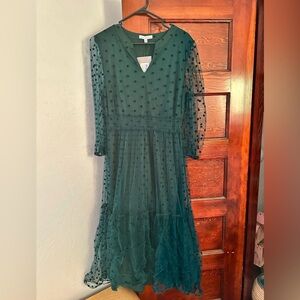 Piper & Scoot The Tayden Dot Detail Dress in Forest Green Size Medium